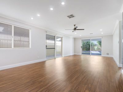 15 Yindana Boulevard, Lakelands