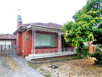 9 Iona Street, Clayton
