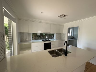 93 Champagne Drive, Dubbo