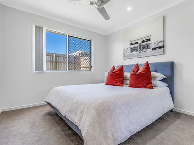 10 Dream Way, Griffin