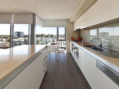 506 / 30 The Circus, Burswood