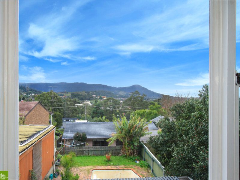 220 Farmborough Road, Farmborough Heights