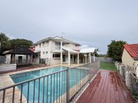 6 Troon Place, Carindale