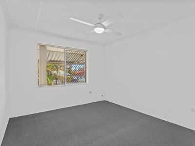 8 / 15 Lake Street, Forster