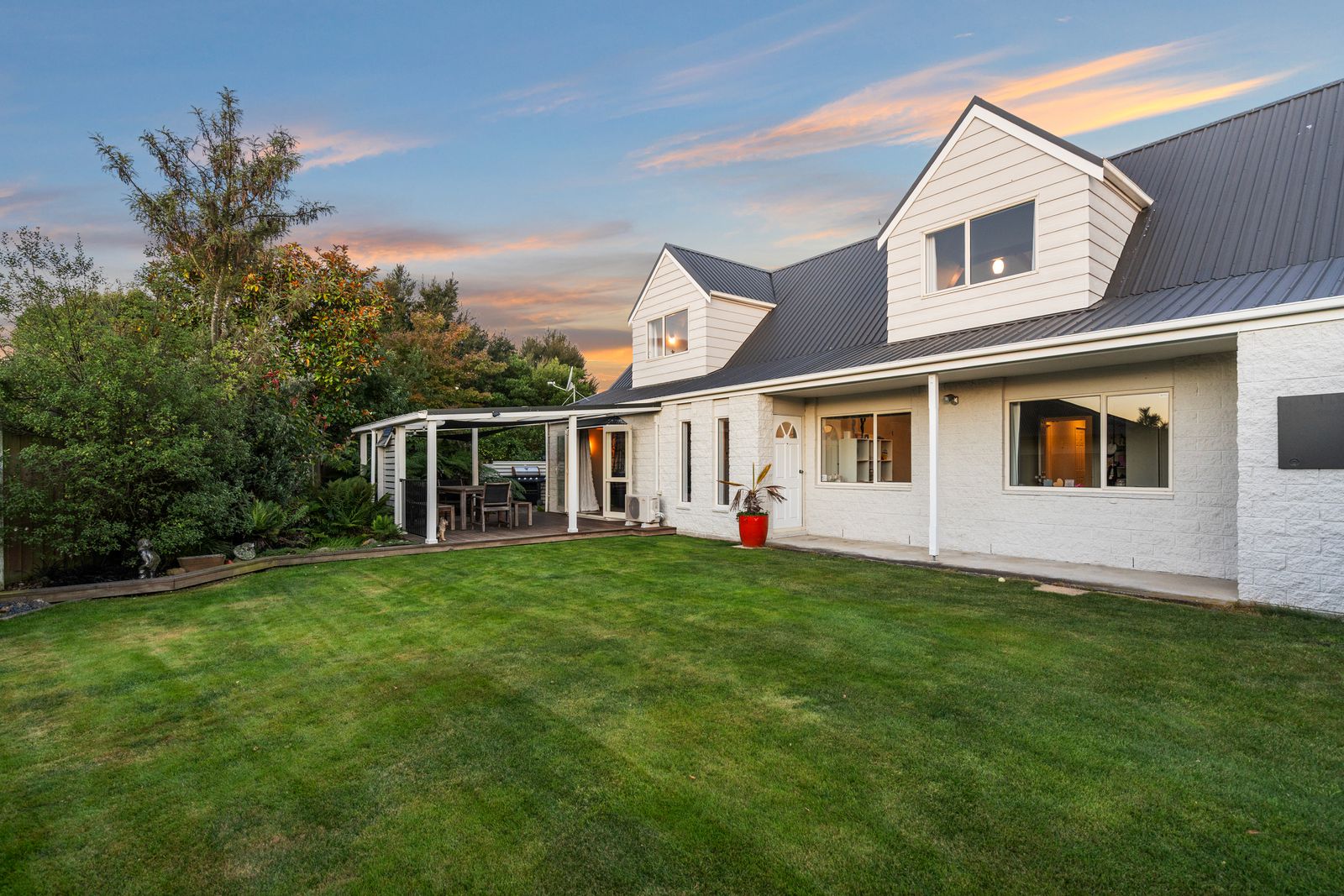 14 Van Dieman Close