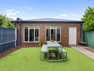 10 Mcneilage Street, Spotswood