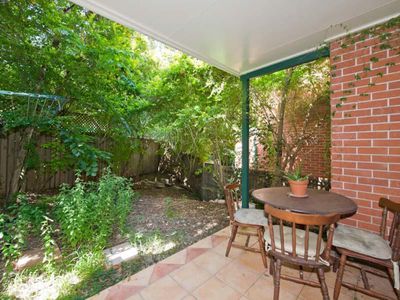 2 / 2 Queens Road, Taringa