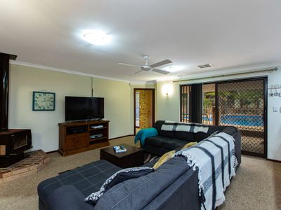 4 Leake Court, Leschenault