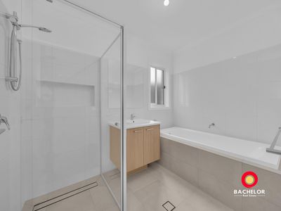 5 Dundee Street, Evanston