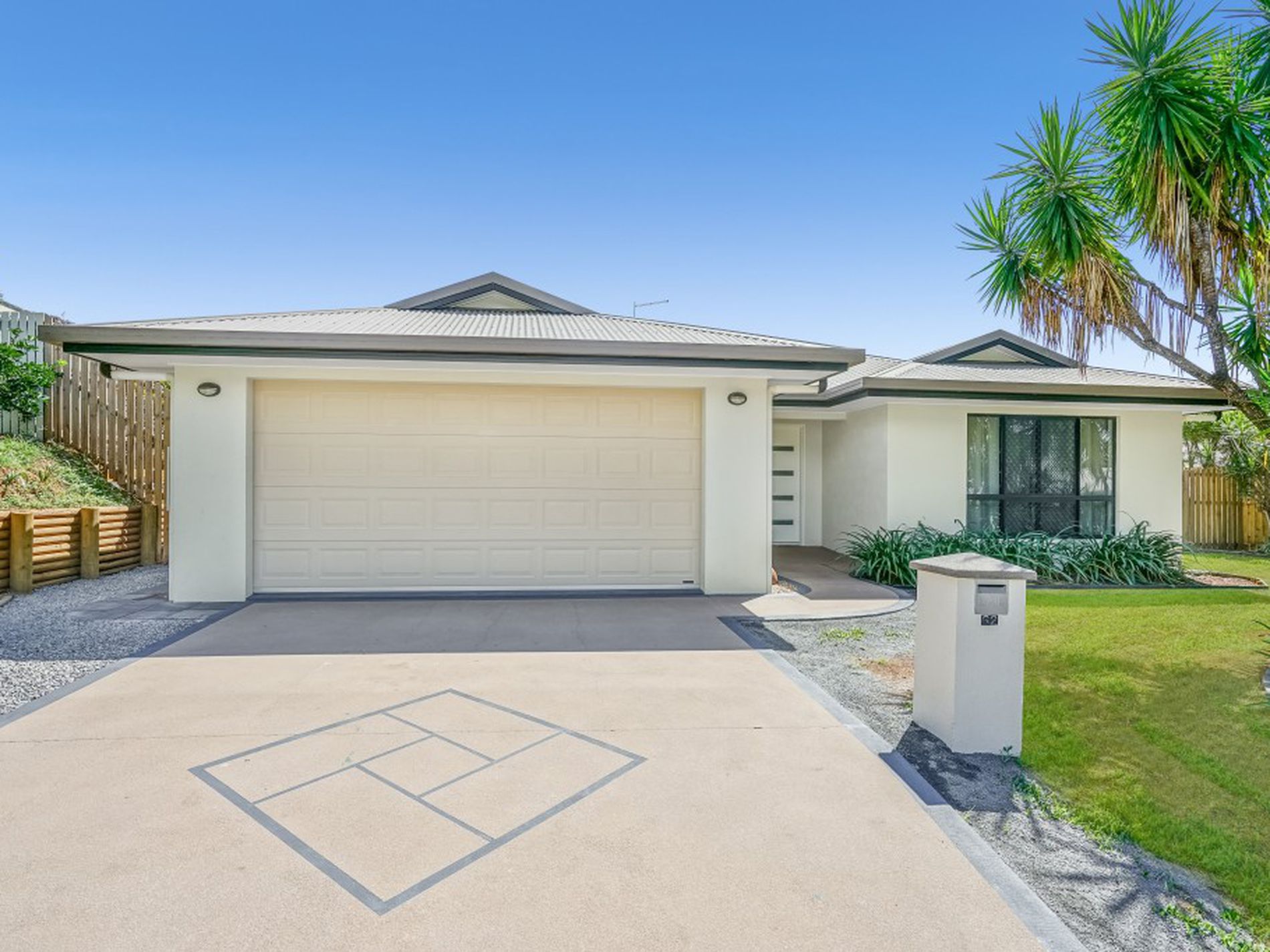 Bentley Park Hunt Realty