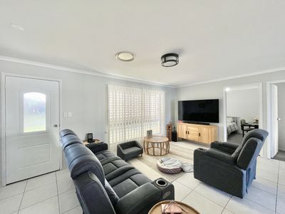 6 King Arthur Court, Urangan