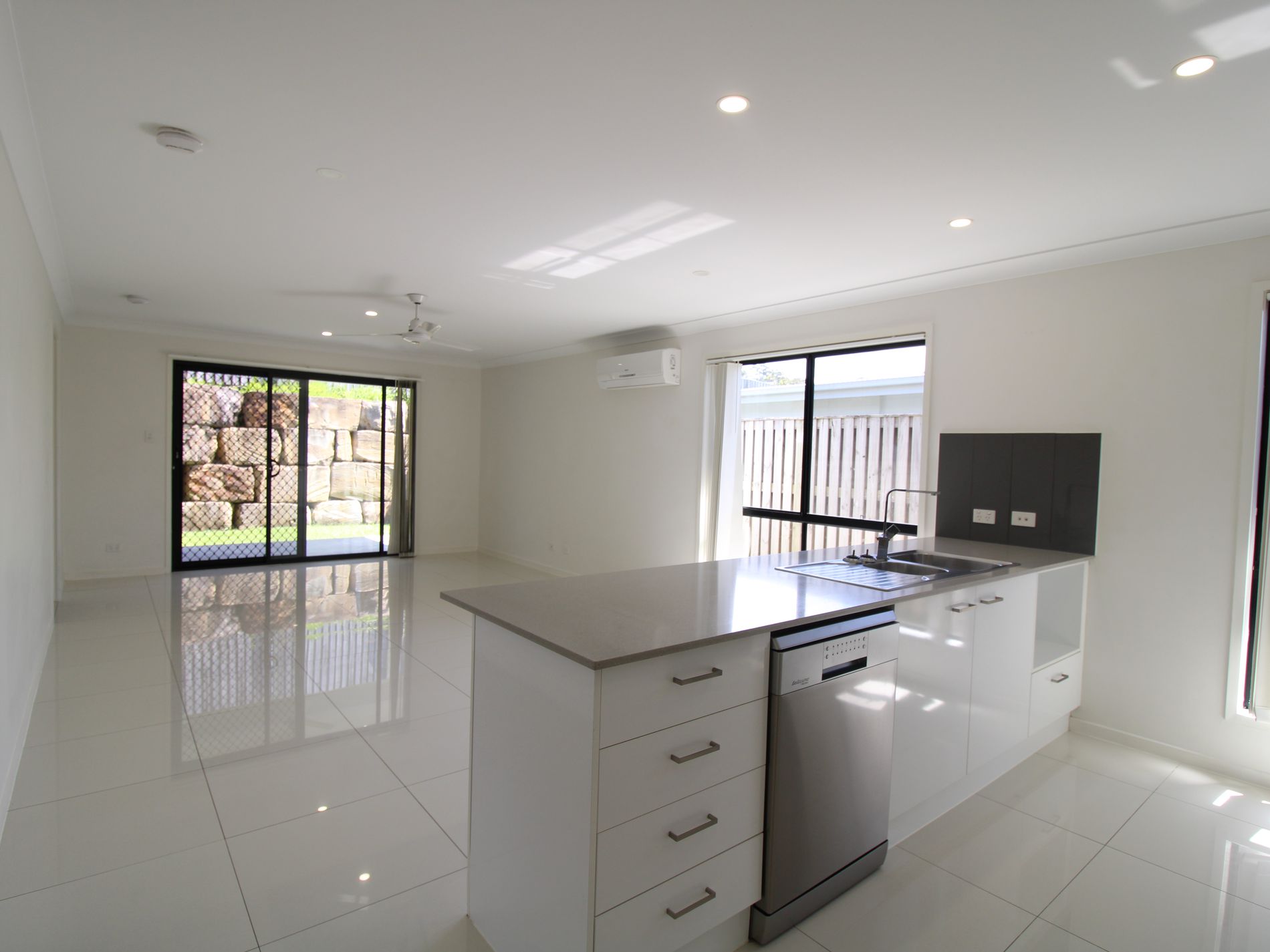 11 Rise Crescent, Pimpama