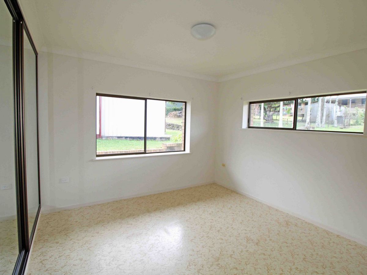 46 Armstrong Street, Atherton