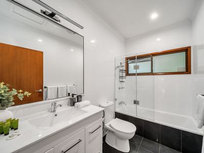 3 Julian Close, Mooroobool