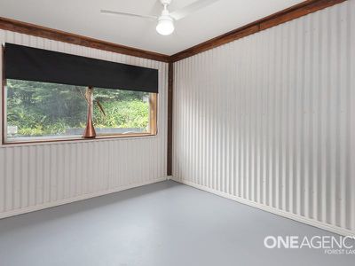 14 Megan St, Camira