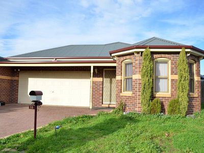 15 Stoneman Turn, Caroline Springs