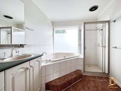 3 Saint Claire Walk, Doncaster East