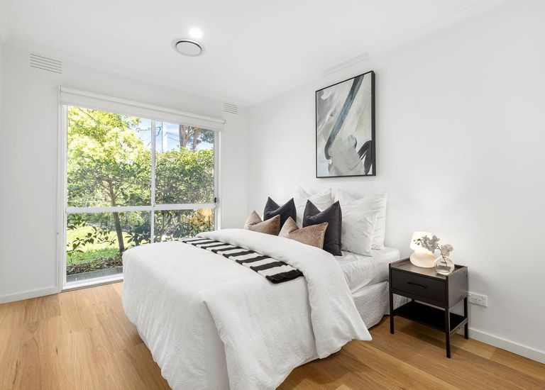 43 Ester Crescent, Clayton South