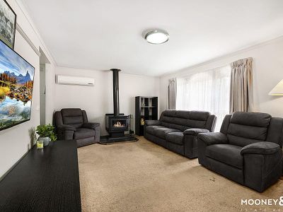 8 Cochrane Street, Cranbourne