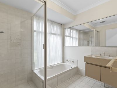 6 Bovell Gardens, Leeming