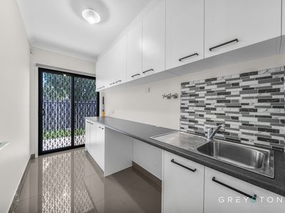 12 Patera Grove, Fraser Rise