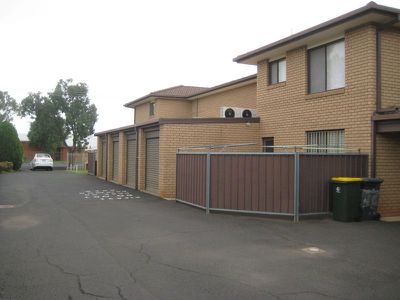 1 / 71 Bultje Street, Dubbo