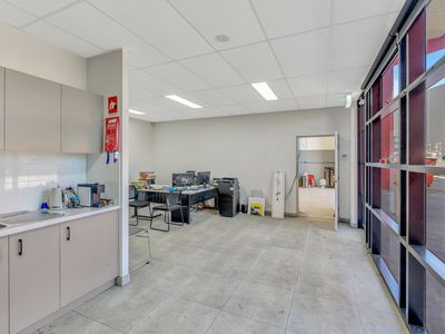 2 / 6 EXCHANGE PARADE, Smeaton Grange