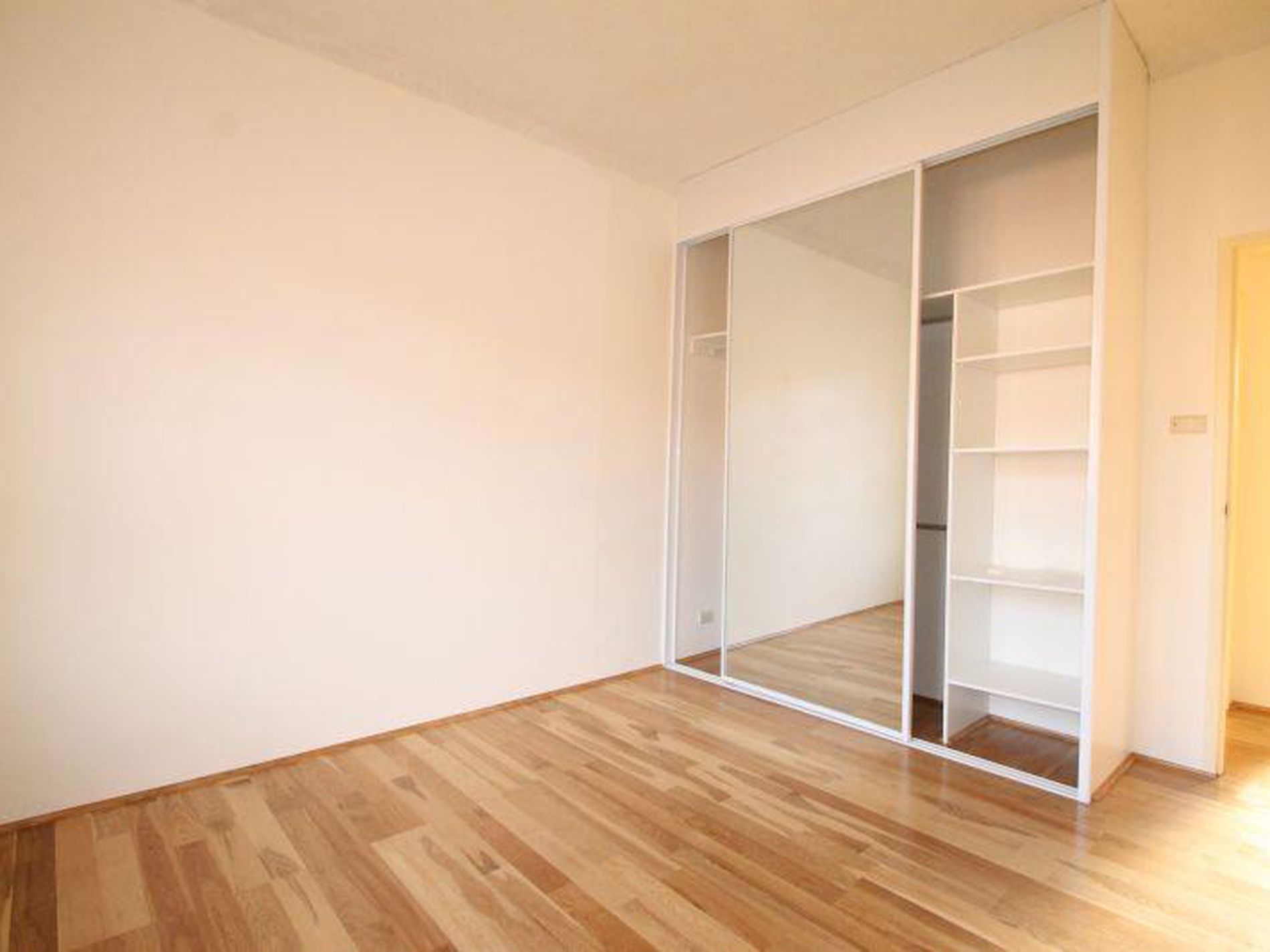 21 / 13A Queen Street, Arncliffe