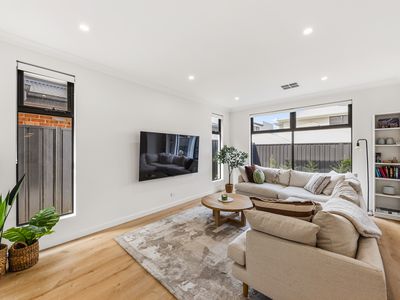 45 Graduation Parade, Taperoo