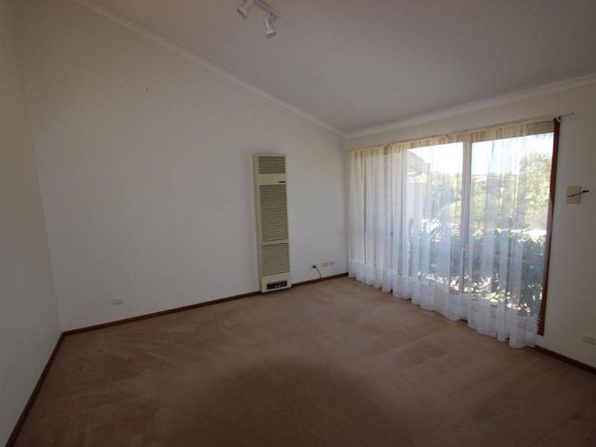 1 / 36 Wandana Drive, Wandana Heights