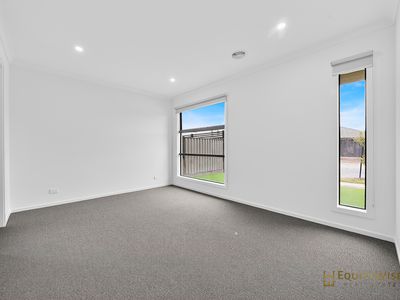 27 Kutjera Street, Manor Lakes