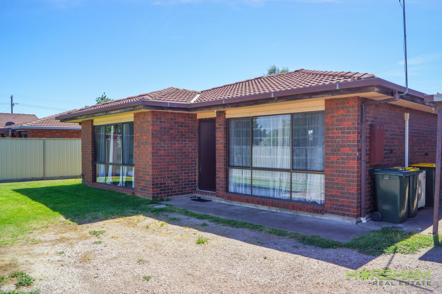 3 / 9 Young Street, Horsham