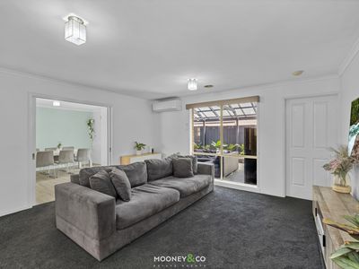 21 Hamilton Drive, Cranbourne North