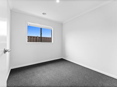 4 Portulaca Avenue, Manor Lakes