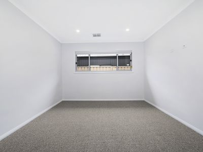 17 AXFORD BOULEVARD, Wodonga