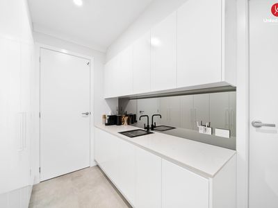 32 Jenkinson Drive, Elizabeth Hills