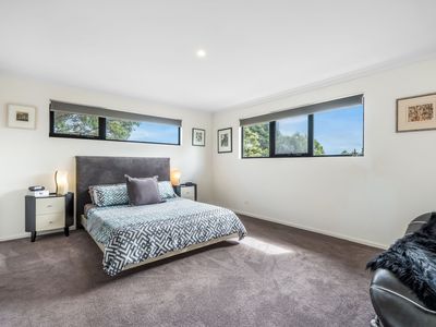 1 Riviera Drive, Carlton