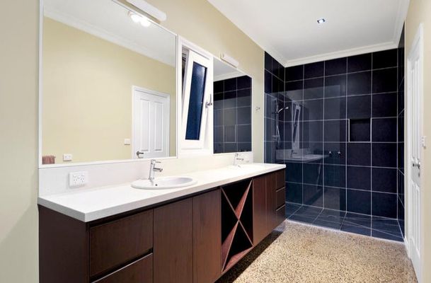 8 The Dress Circle, Oaklands Junction