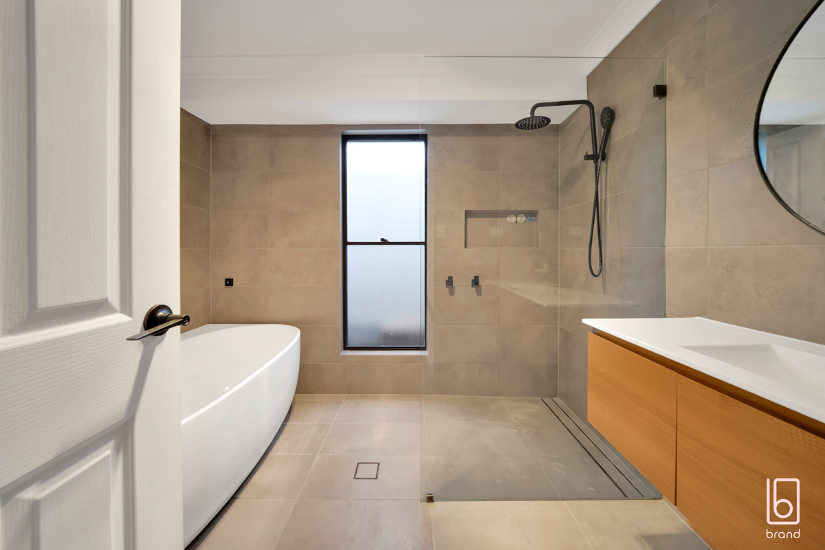 67 McKellar Boulevard, Blue Haven