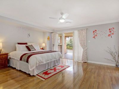 32 Baker Street, Oatley