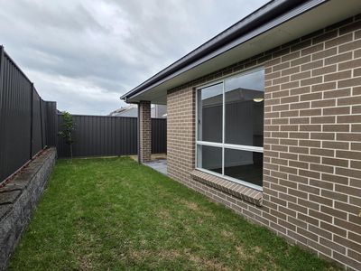 79 Armoury Road, Jordan Springs
