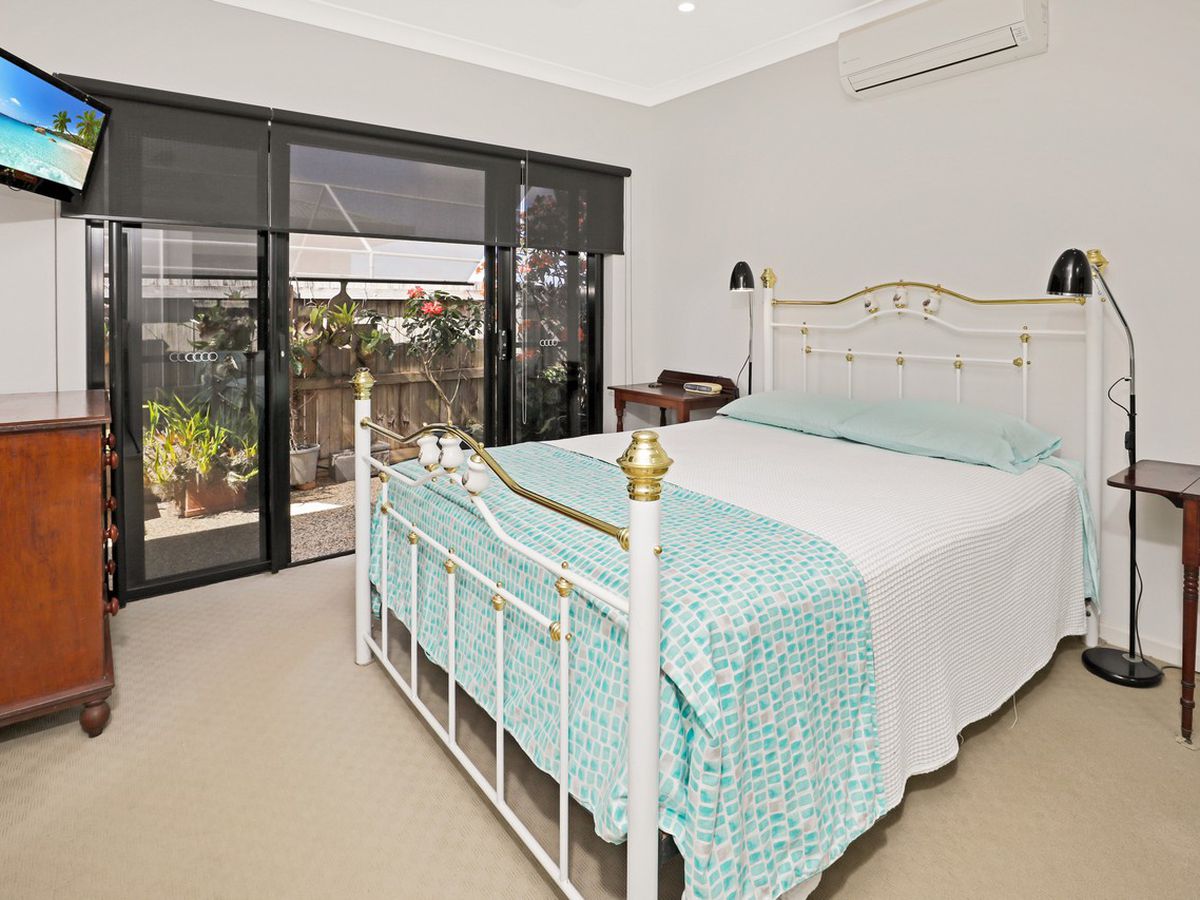 9 Sommerset Drive, Atherton
