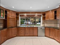 360 London Road, Belmont