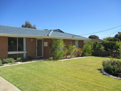 11 Doradeen Close, Hillman