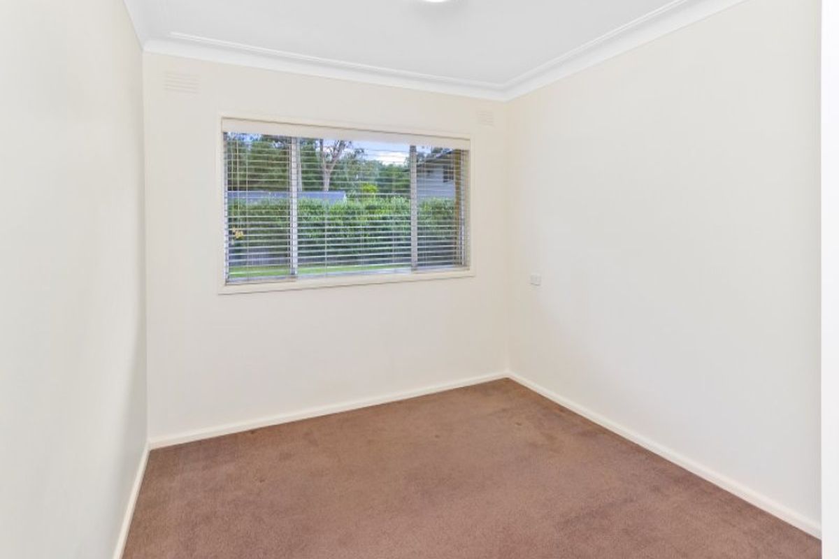 8 Lionel Parade, Springfield