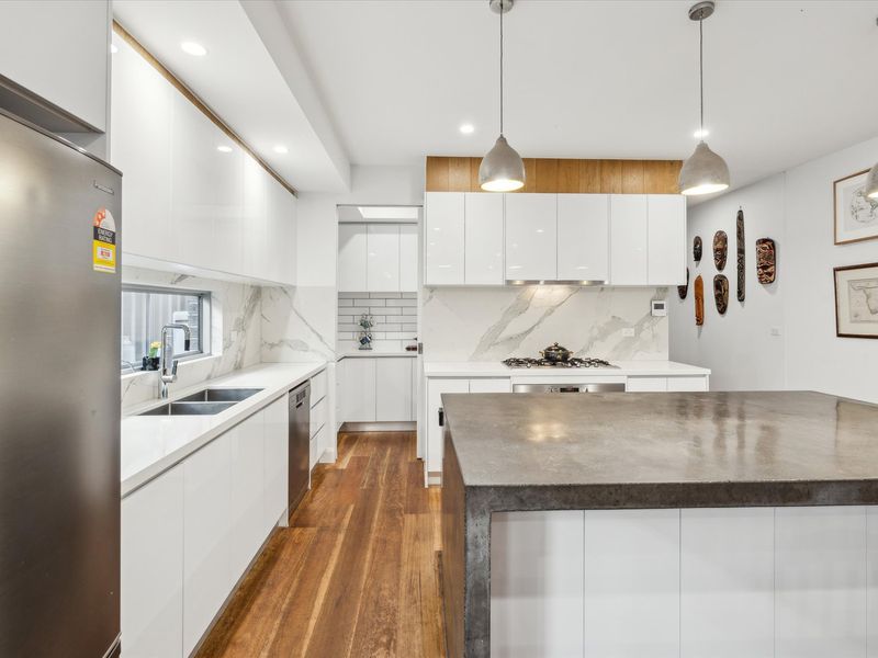 21 BLYTH STREET, Altona