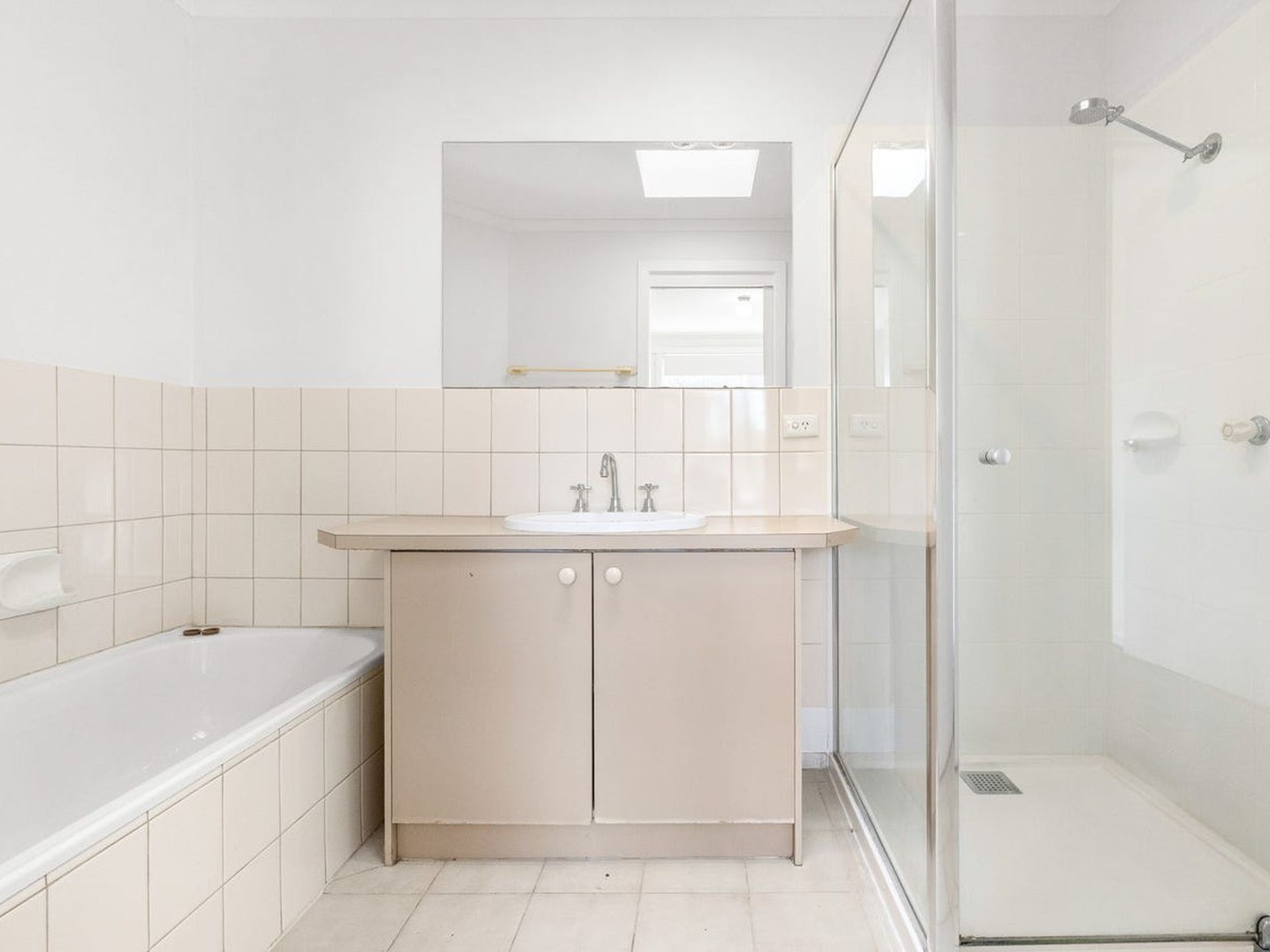 2 / 5 Tower Road, Werribee