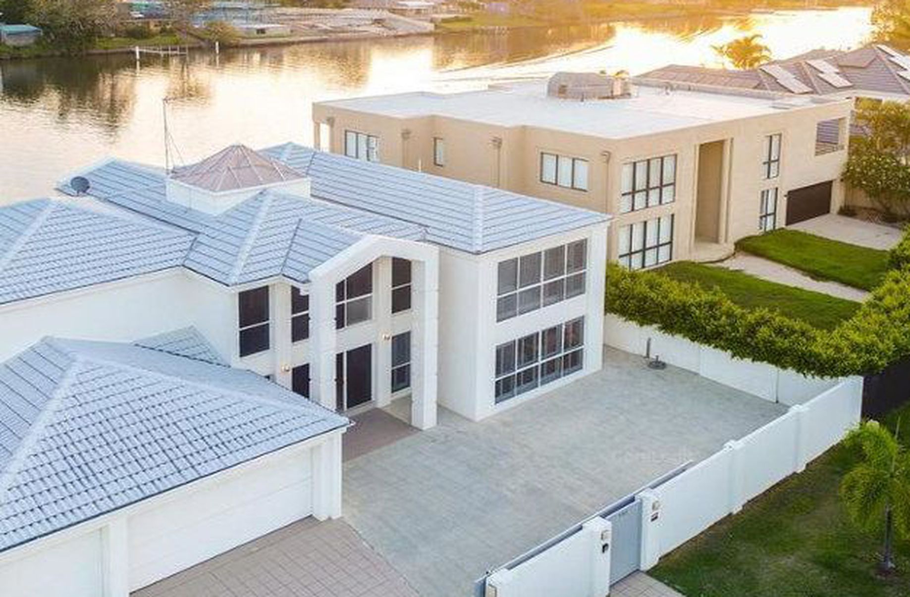 102 Cabana Boulevard, Benowa Waters Smart Real Estate