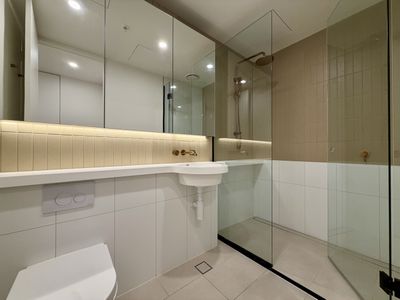 6512 / 138 Spencer Street, Melbourne
