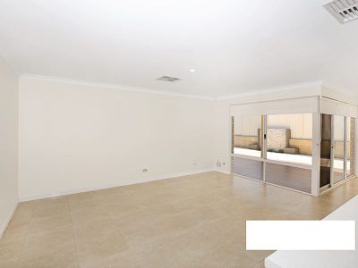 86 Touchstone Dr, Dawesville